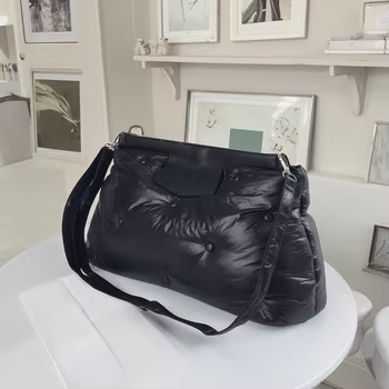 puffy duffle lady crossbody käsilaukku