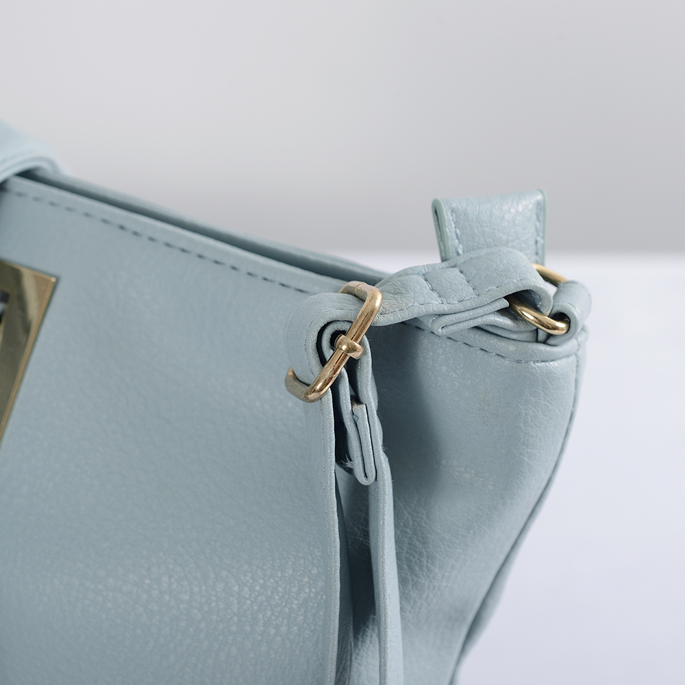 Ladyn suosittu cross body laukku vaalea ja kevyt neliön muotoinen laukku